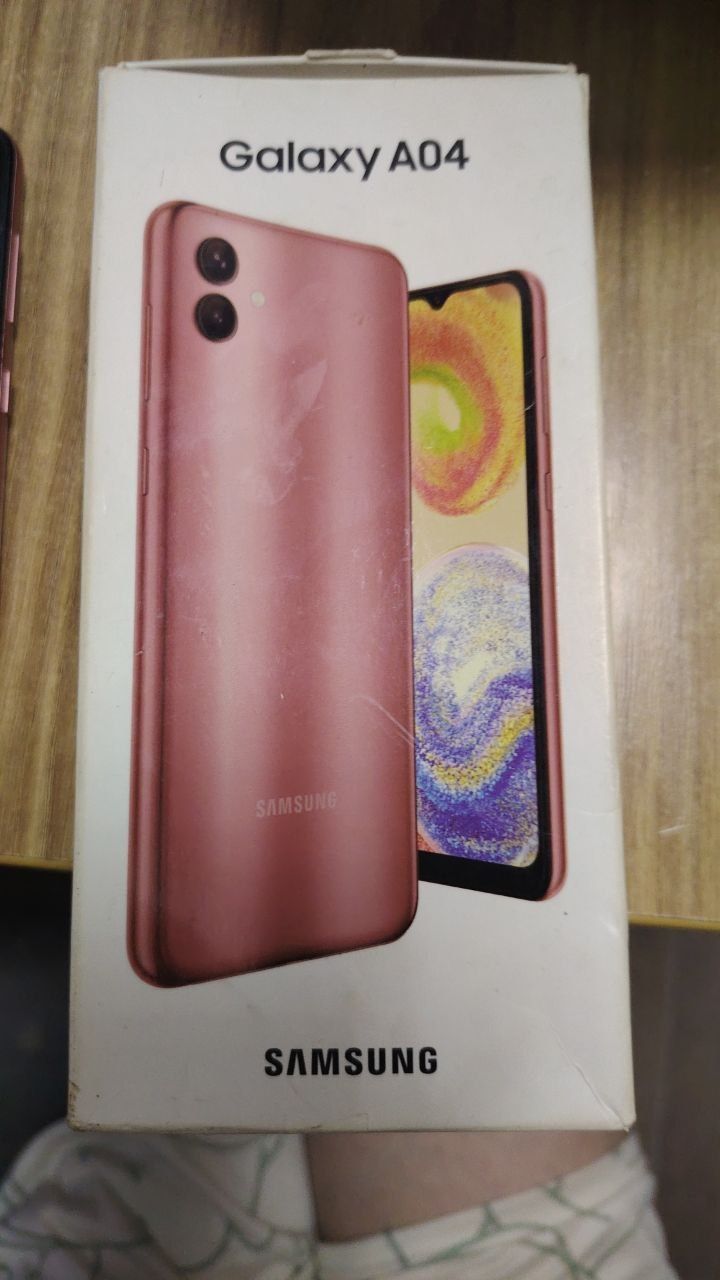 Продается телефон Samsung A 04