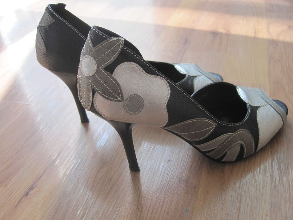 Дамски обувки с отворени пръсти