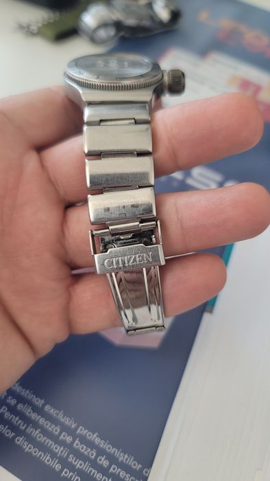 Ceas rar Citizen Oxy pe baterie