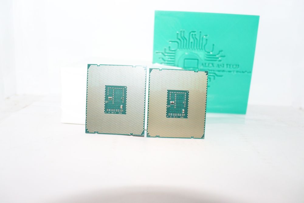 2 x Procesor Intel Xeon E5-2680 V3 12 Cores/ 24 Th 2.5/3.3GHz