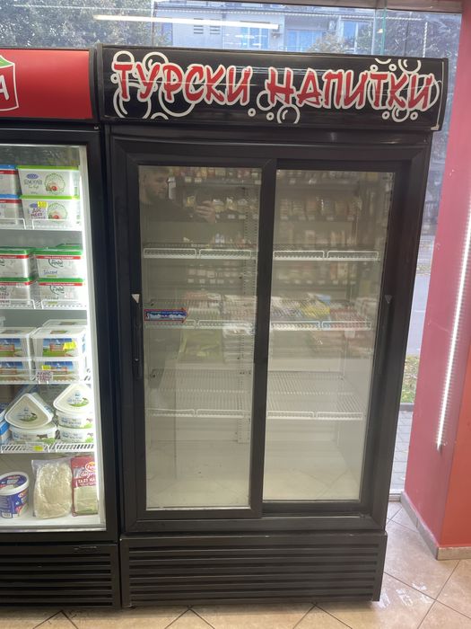 Хладилна витрина