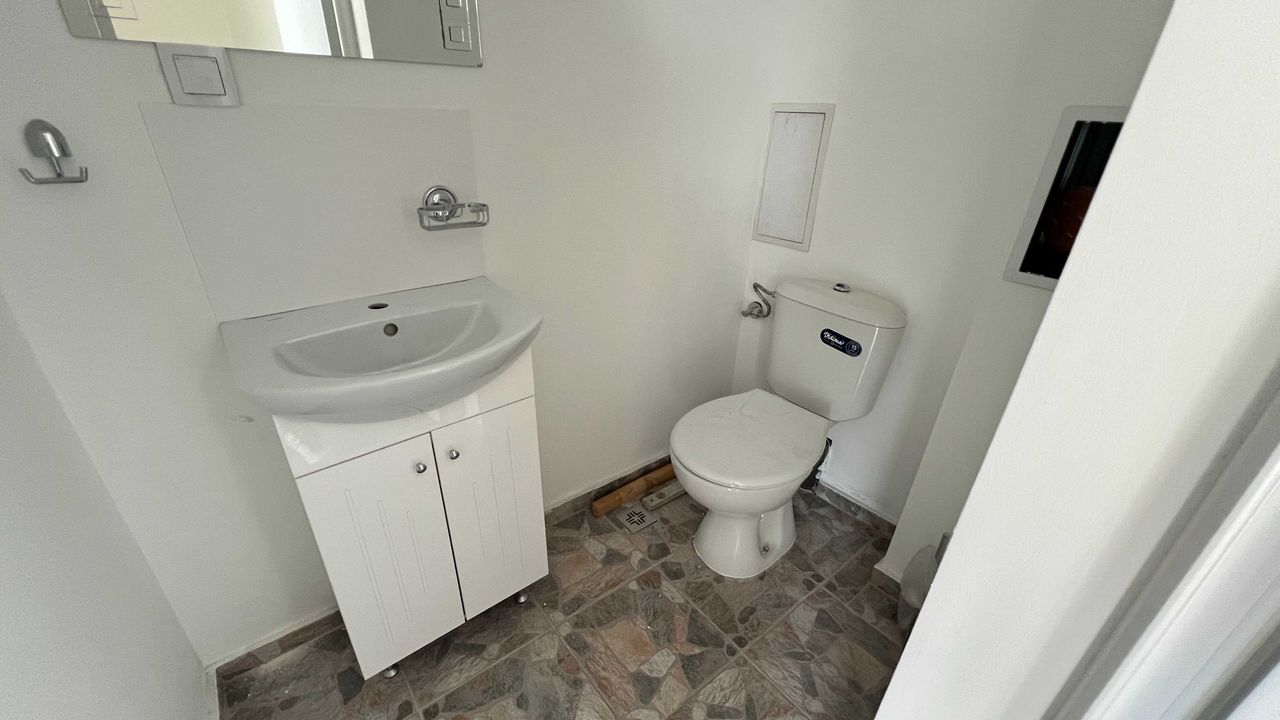 Дава се под наем Офис в София, Модерно предградие - 16 кв.м за 280.5 € - Снимка #12