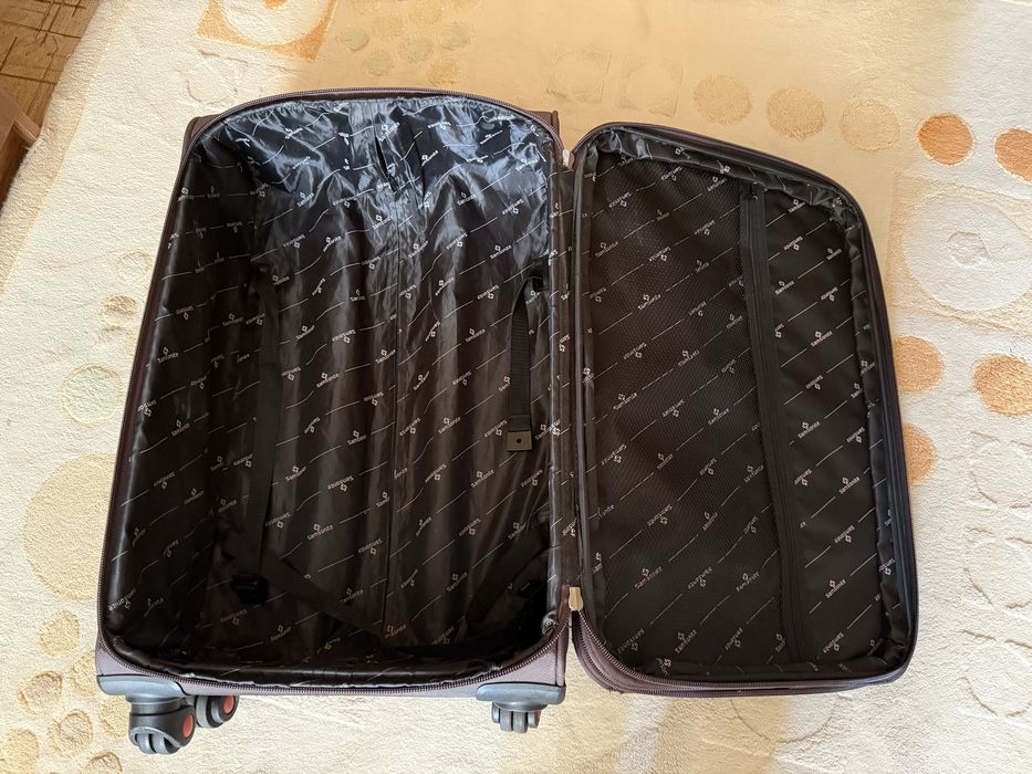 Чемодан Samsonite среднего размера 60*40*24