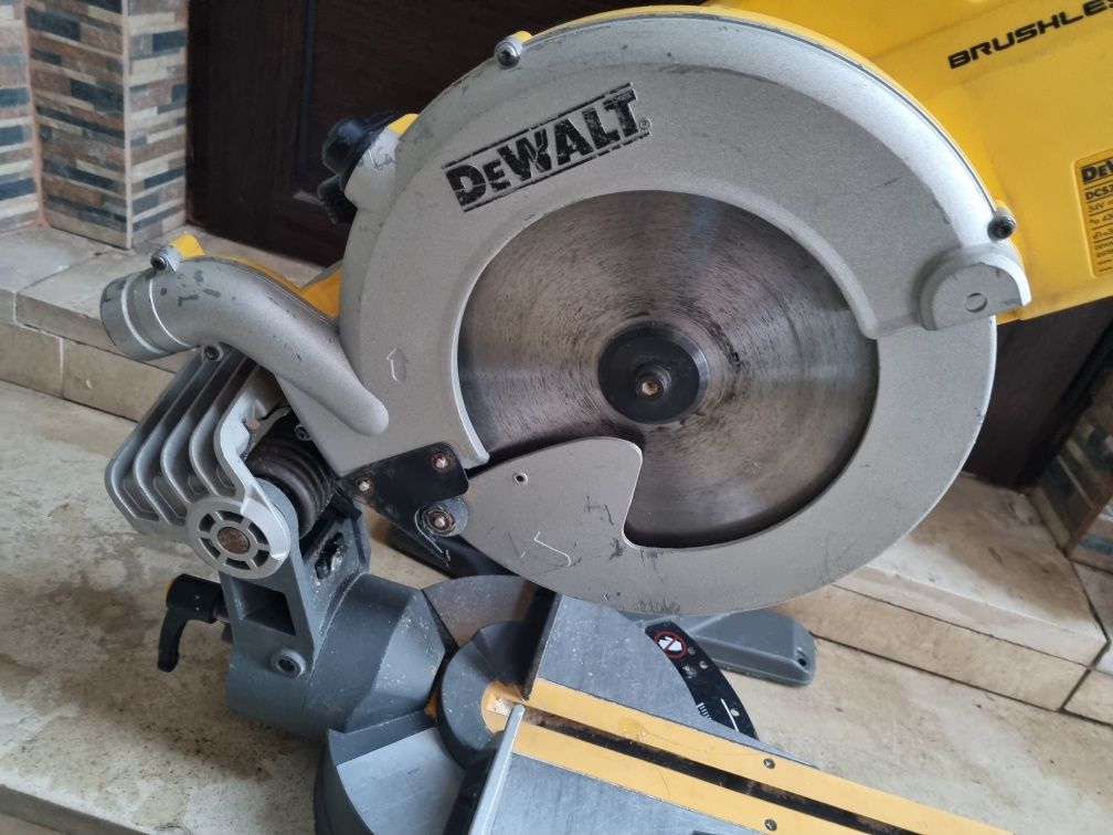 Пендула Dewalt DCS778 flexvolt