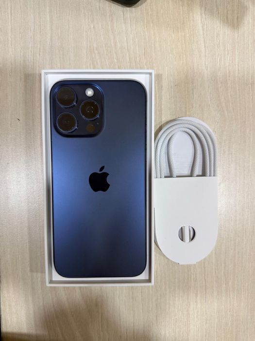 Iphone 15 Pro Max, inca in garantie, factura initiala pe numele meu.