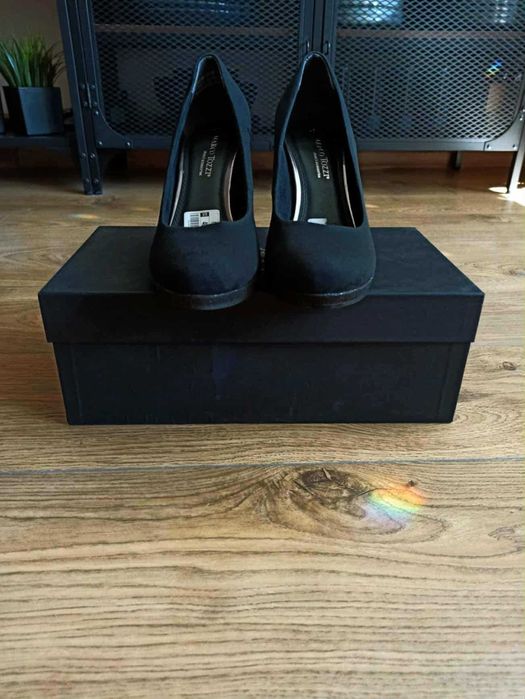 Дамски маркови обувки от велур