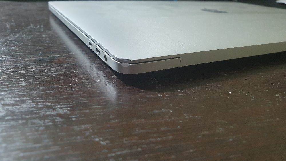 Macbook pro 15inch A1707. 16/256gb