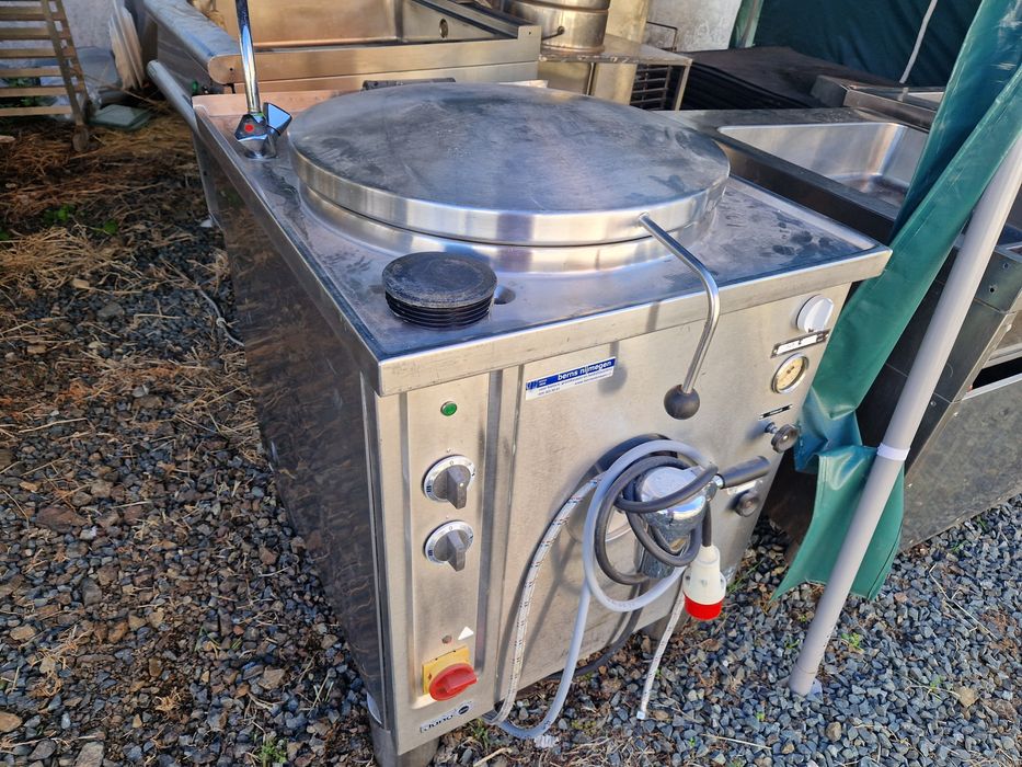 Marmida electrica, Aragaz cu 4-6 ochiuri, electric sau gaz, cu banc in