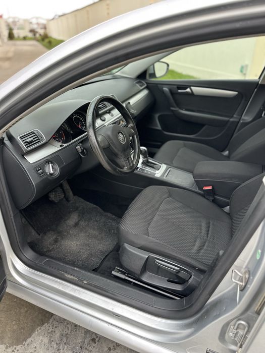 Volkswagen Passat B7  Motorizare: 2.0 TDI DSG 2012