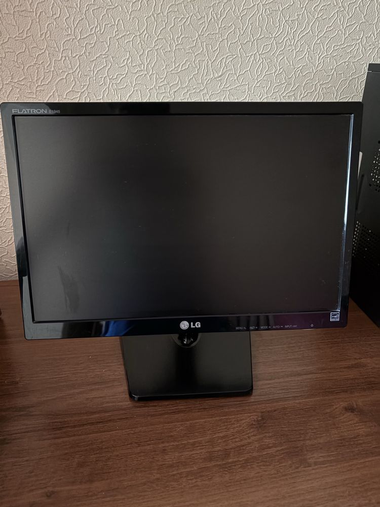 Монитор LG FLATRON E1945