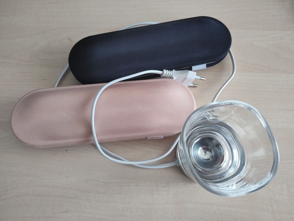 Чаша за зареждане и твърди калъфи за пътуване Philips Sonicare