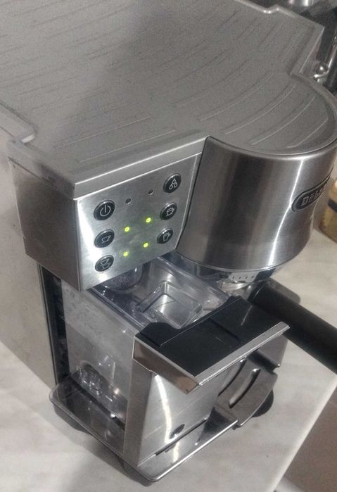 Vand espresor cappuccino automatic/manual Delonghi EC860M
