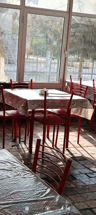 Stol-stul komplekt sotiladi.holati yaxshi..