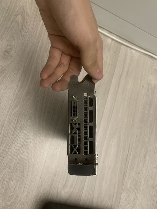Продам видеокарту Radeon Rx 470 4gb