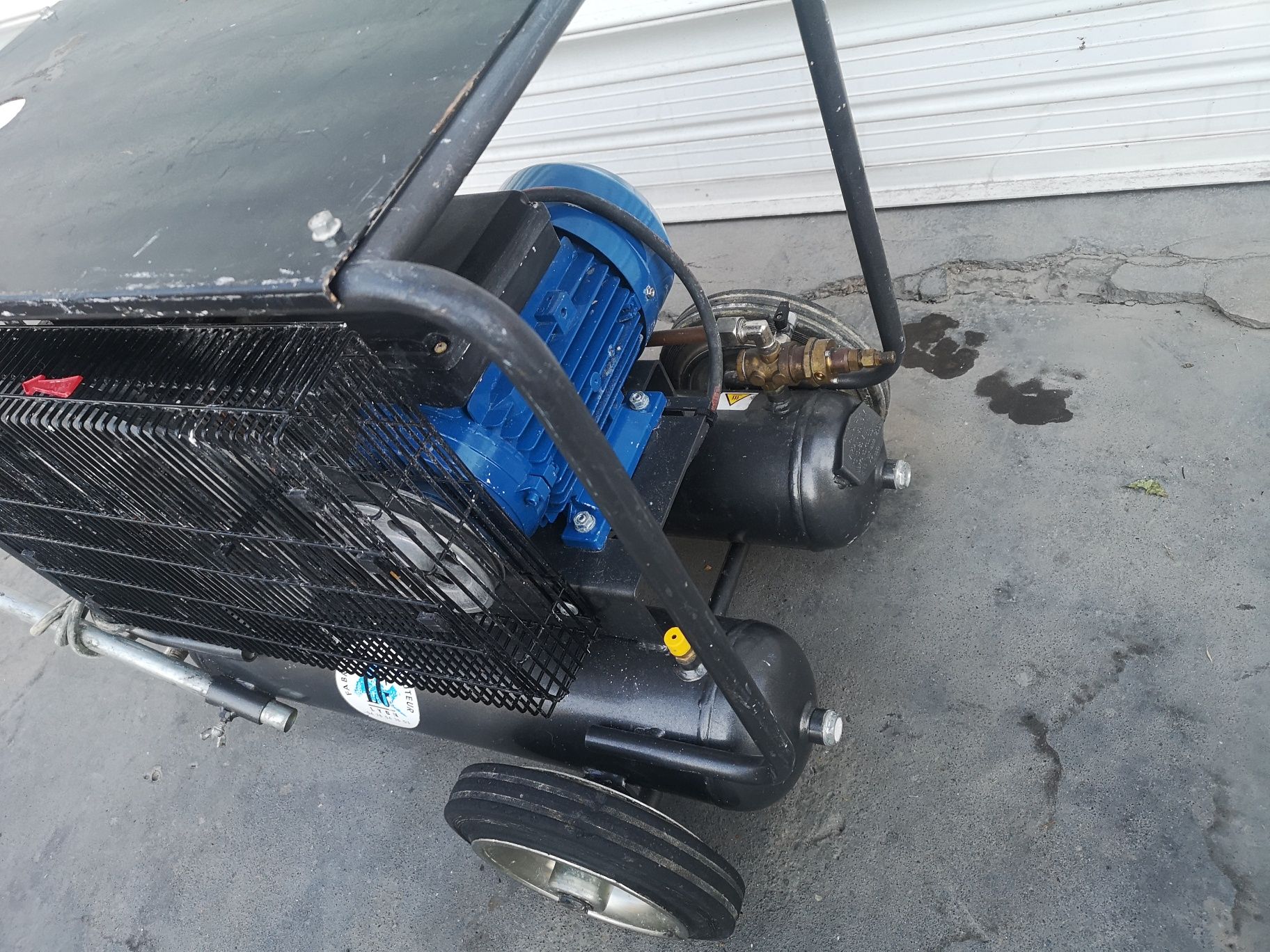 Компресор 500l/min 220V 3.4kw две Бутала Голям дебит