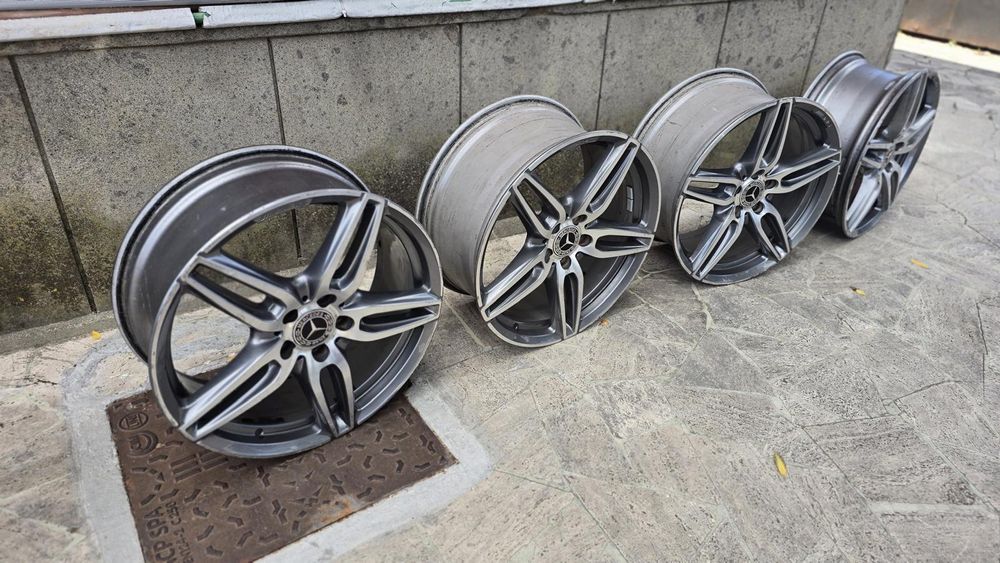 Genti Mercedes  AMG pe 19