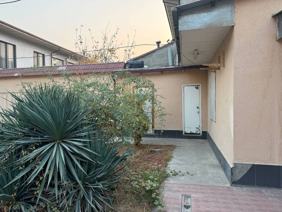 ДОМБРОБАД участок Чиланзар 4,7-сотка 8-комнат фасад 15-метров