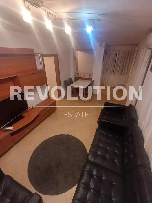 Дава се под наем Тристаен апартамент в Варна, Бриз - 150 кв.м за 800 € - Снимка #3