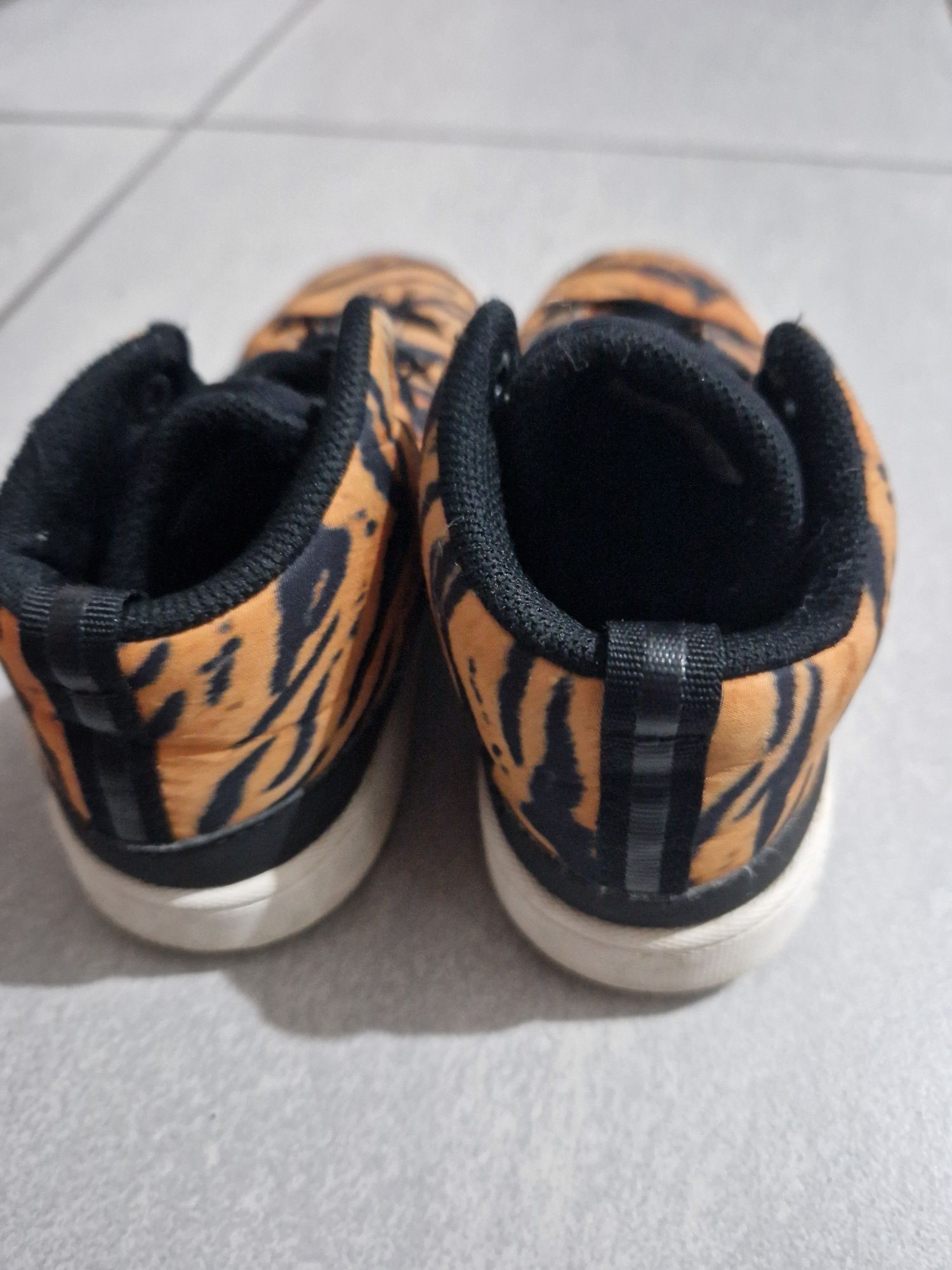 Incaltari sport fetite