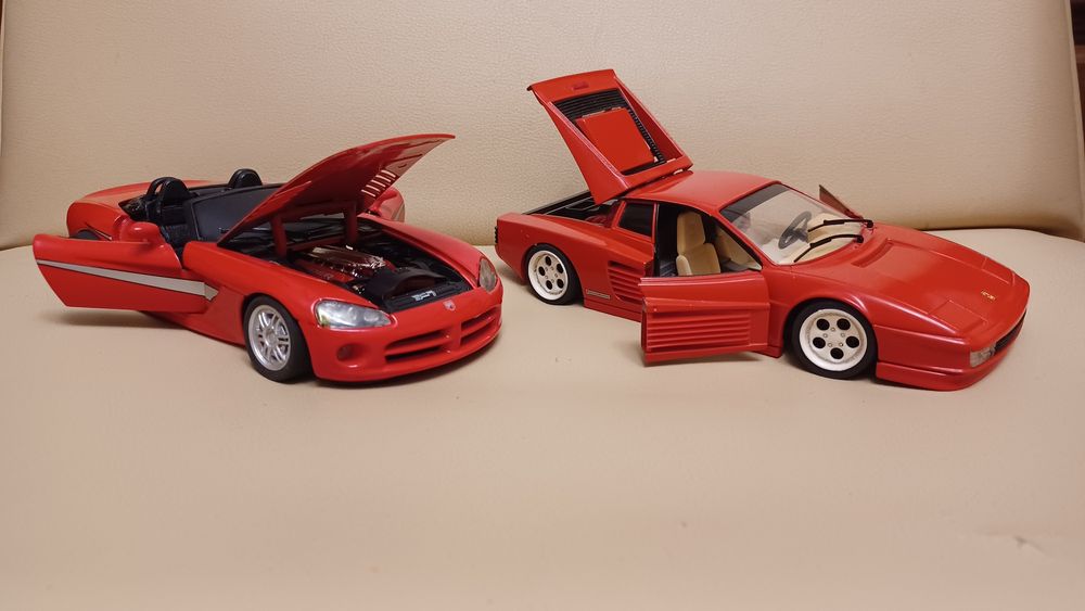 Machete Ferrari  și Dodge   1  24  50 lei bucata