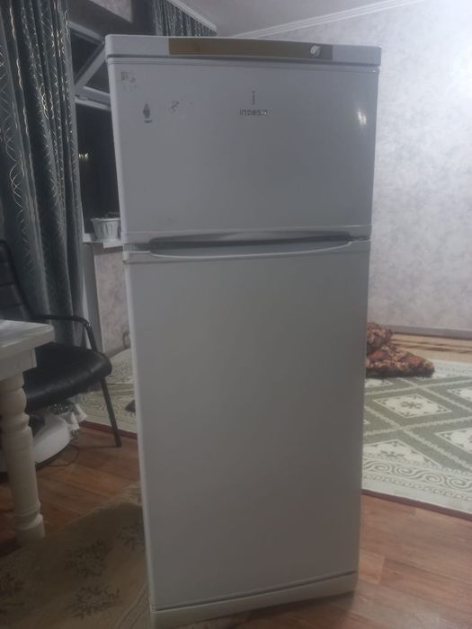 Холодильник Индезит срочно