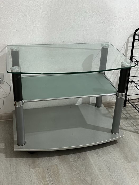 Тумба под телевизор и зеркало