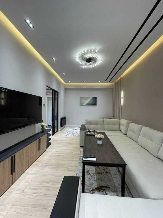 Срочно Продам 4х комн/4/6 в Центре Ц-5 Финансовый институт