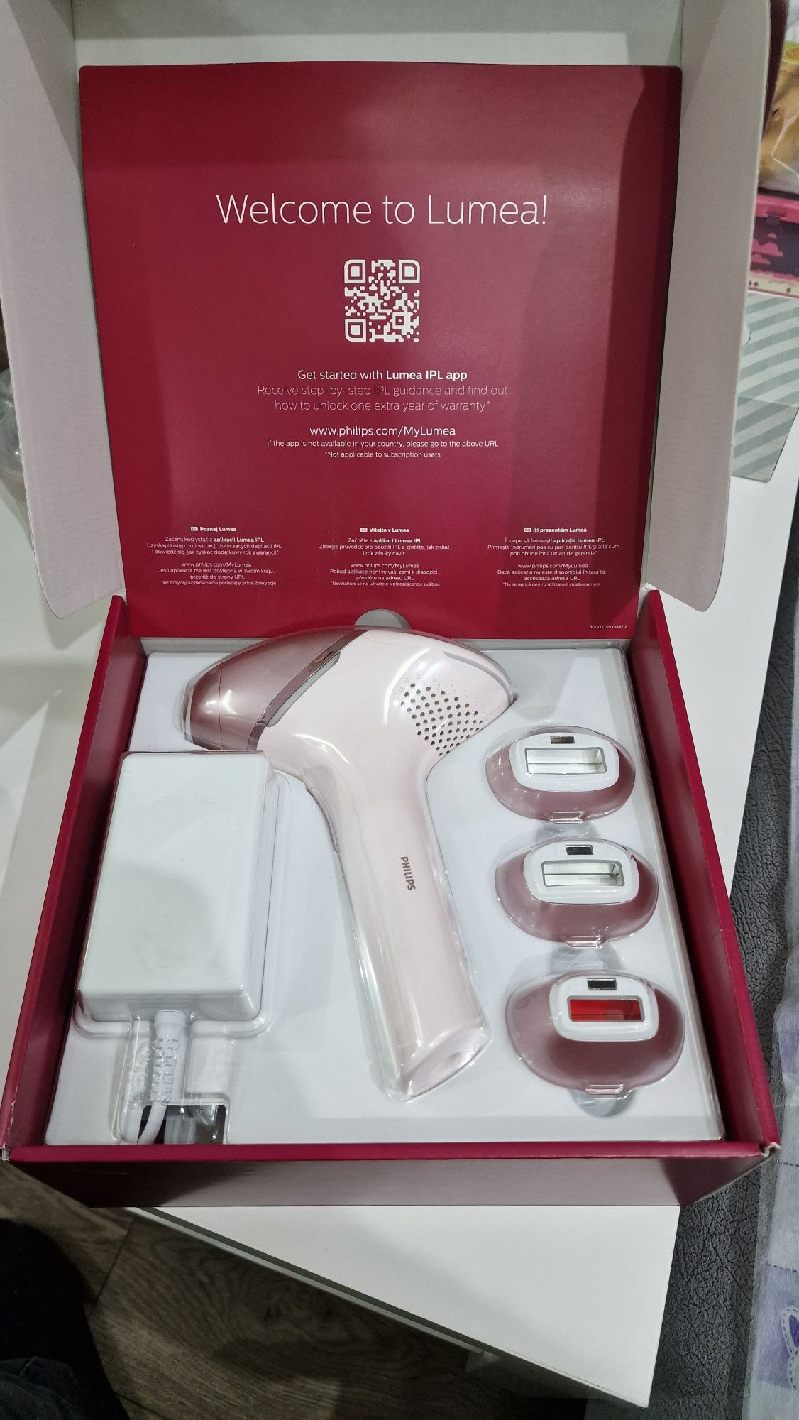 Фотоепилатор Philips Lumea IPL 9000