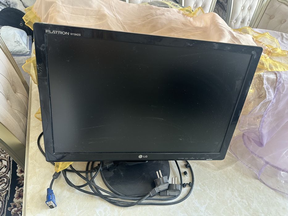 Продается монитор 19 дюм