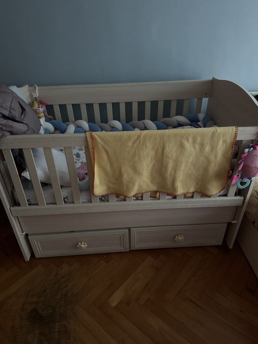 Детска кошара и подарък столче за хранене