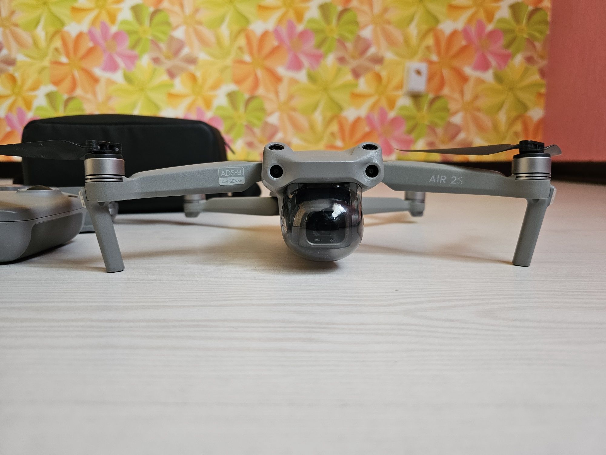 Продам Дрон DJI Air 2S Fly Combo