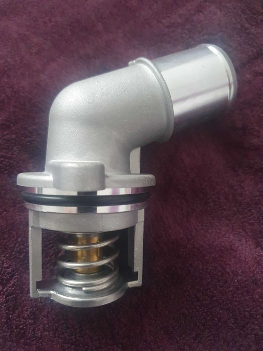 Termostat ssangyong korando 2,2 diesel