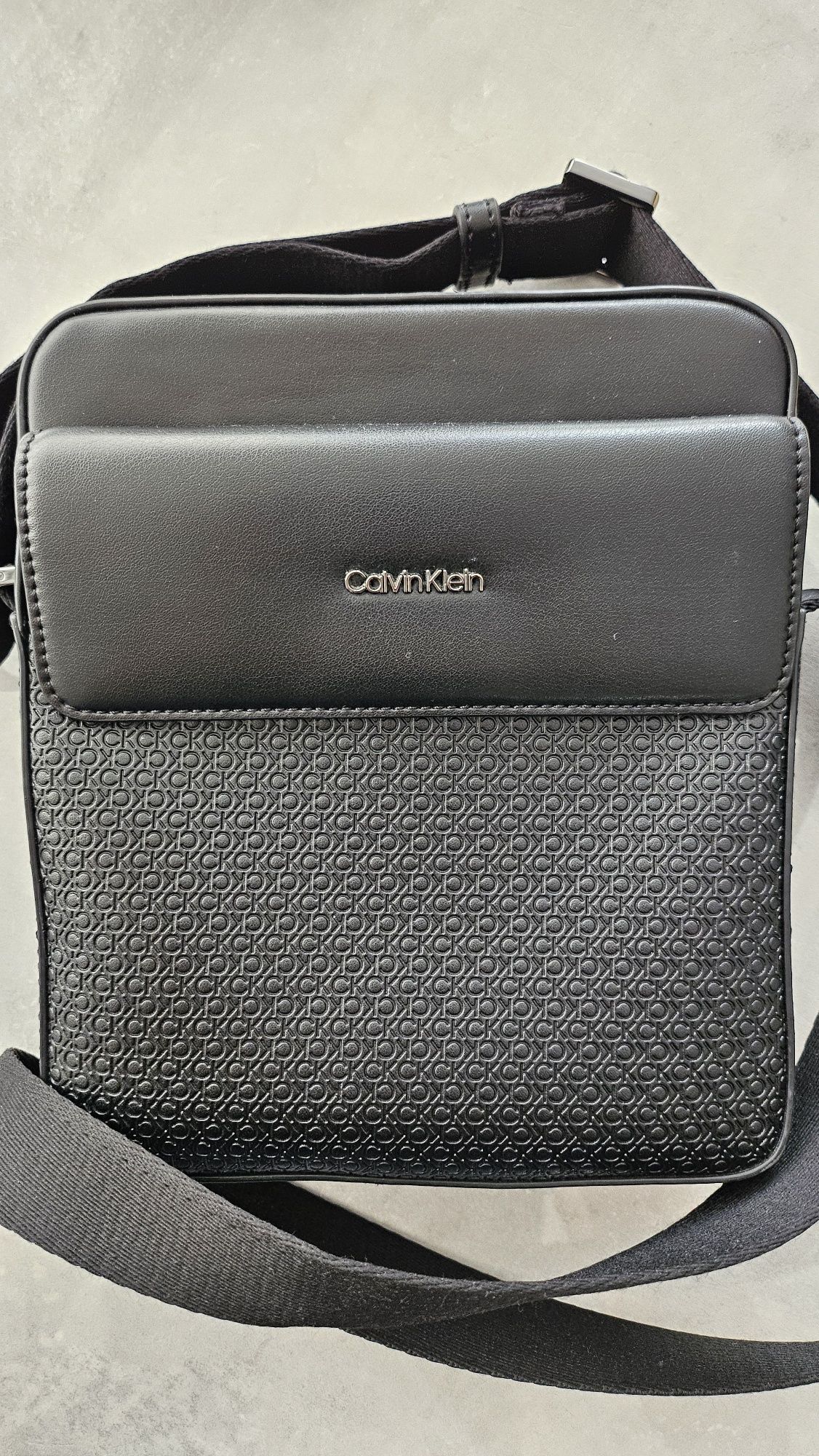 Чисто нова мъжка чанта Calvin Klein