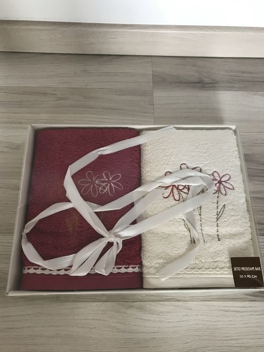 Setx2 prosoape cu broderie, 50x90 cm