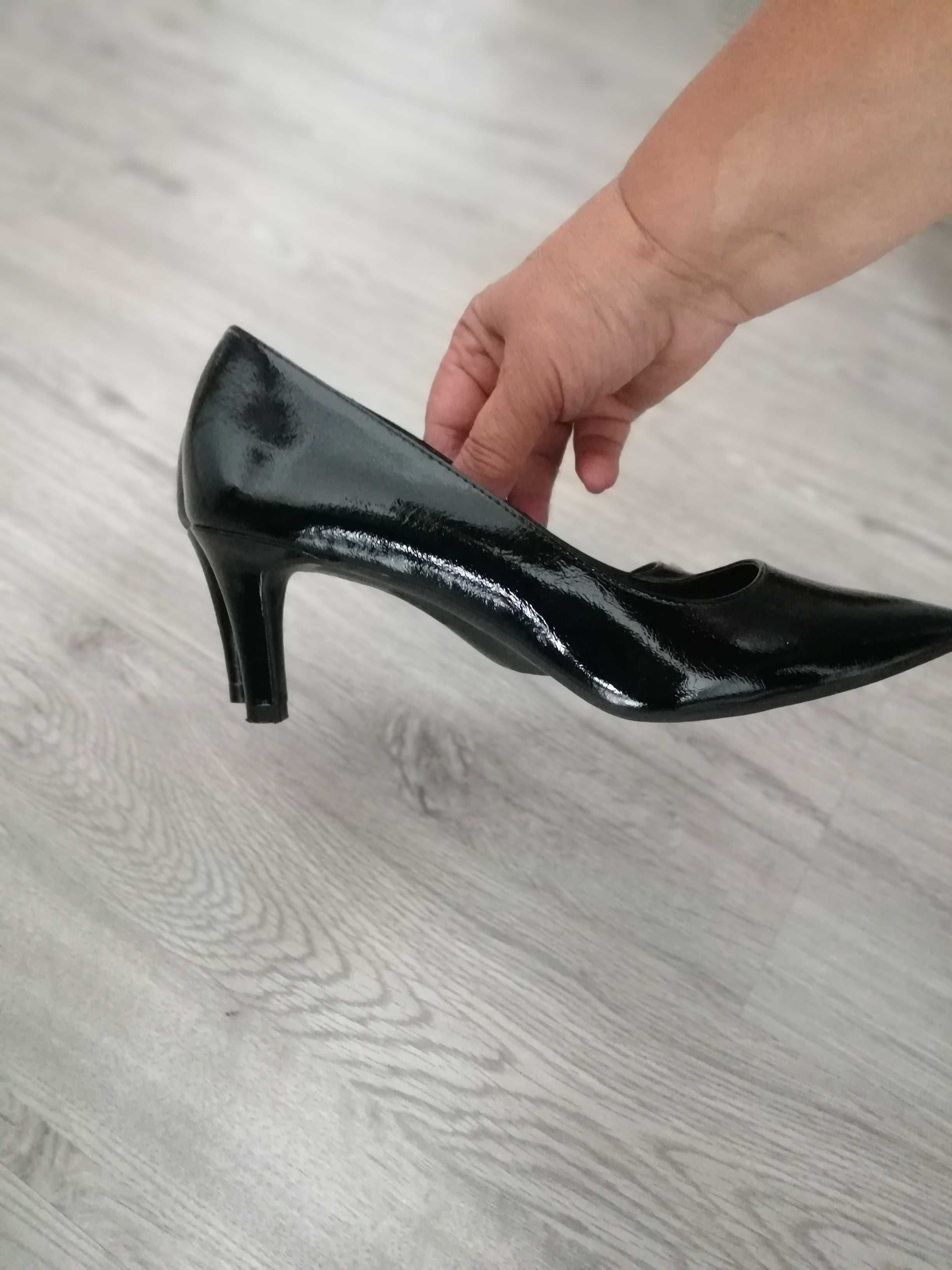 Pantofi dama, piele.