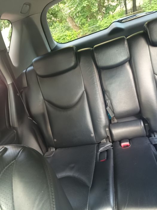 Toyota RAV4 off-road