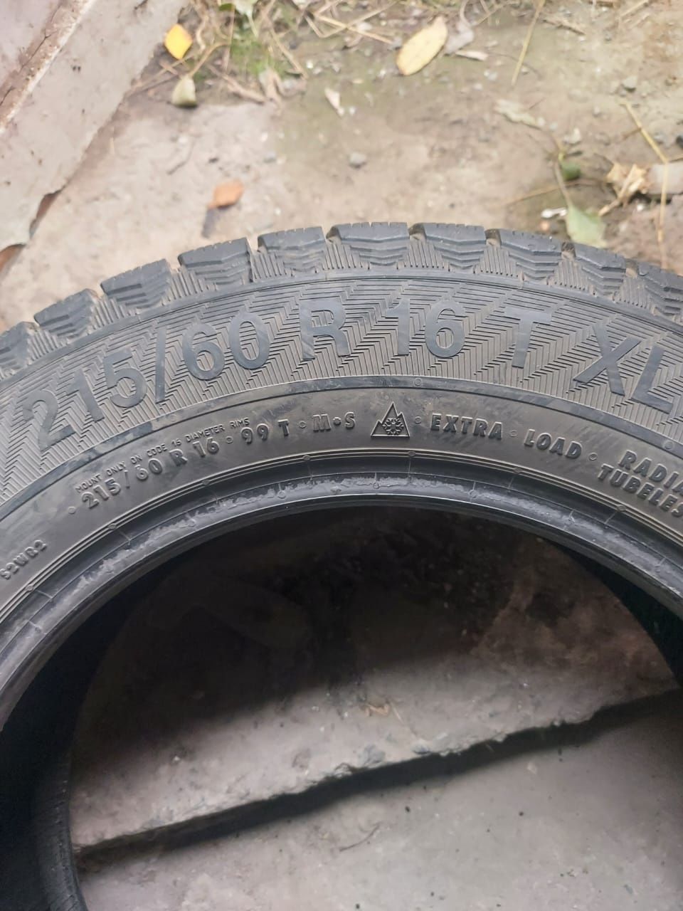 Резина гиславет почти новая 215/60 R16