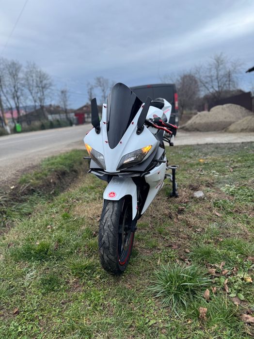Vând Yamaha yzf r125