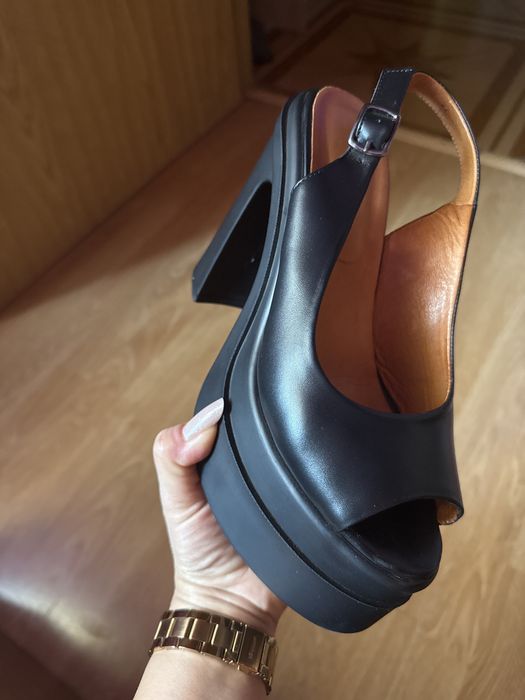 Sandale dama din piele cu toc masiv Gryxx