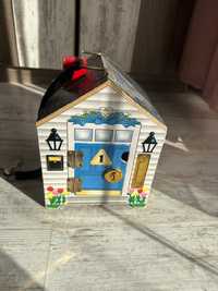 Детска дървена къща с ключове за ориентация