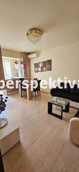 Продава се Двустаен апартамент в Пловдив, Кючук Париж - 47 кв.м за 1954 €/кв.м - Снимка #1