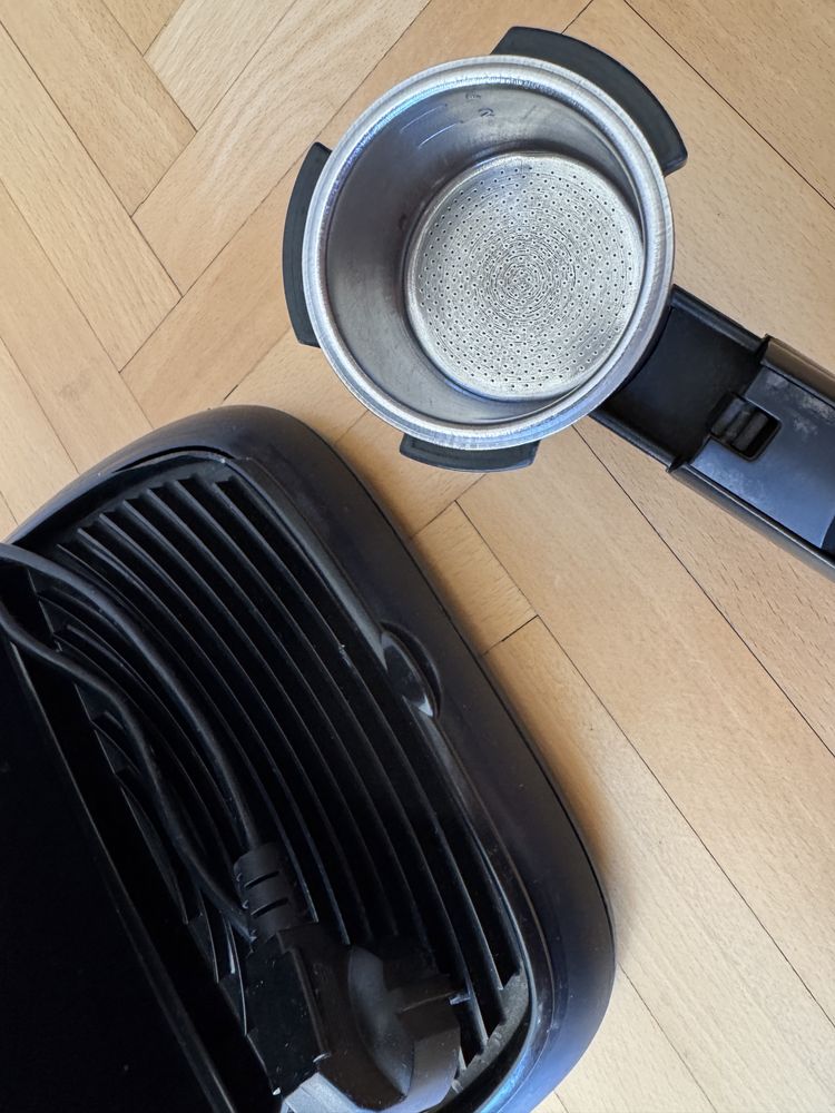 Кафемашина за еспресо капучино DeLonghi MB EC9 800W за резервни части