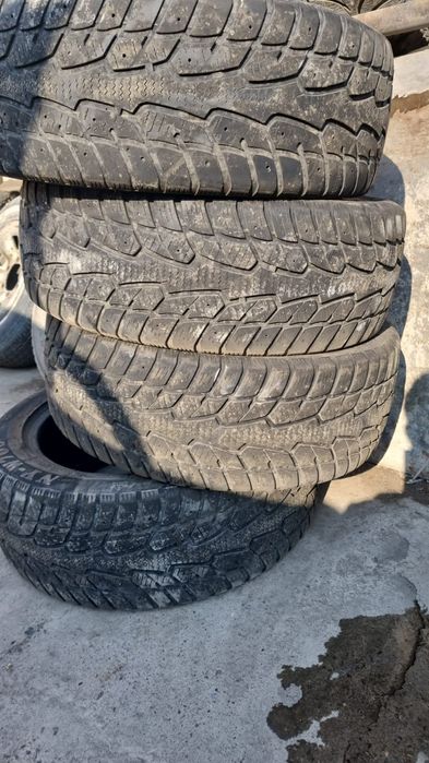 Шина зимни хорошом состаяани размер 17