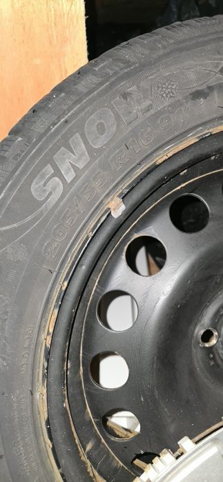 Roti cu jante si cauciucuri de iarna