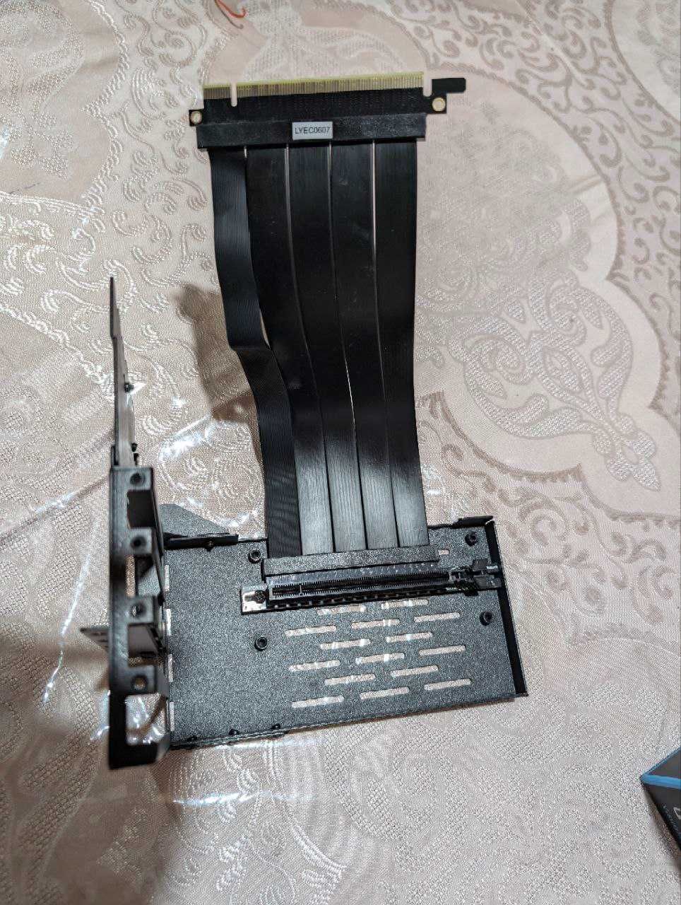 Универсальный вертикальный комплект Lian Li Vertical GPU Kit  PCIe 4.0