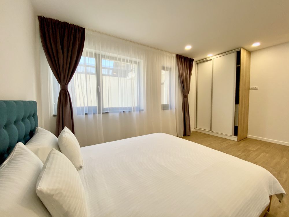 Inchiriez apartament 2 camere Plopilor,zona Platinia