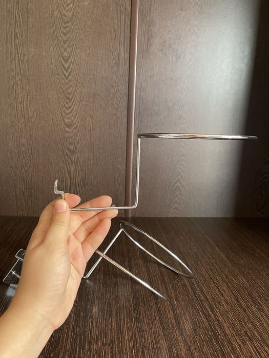 Кронштейн подставка для шапок на экономпанель