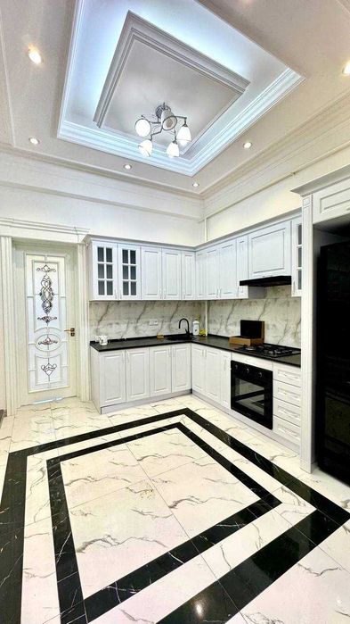 ул. Циолковского
1.7 соток
3 уровня
Площадь дома: 250 м²
6 комнат