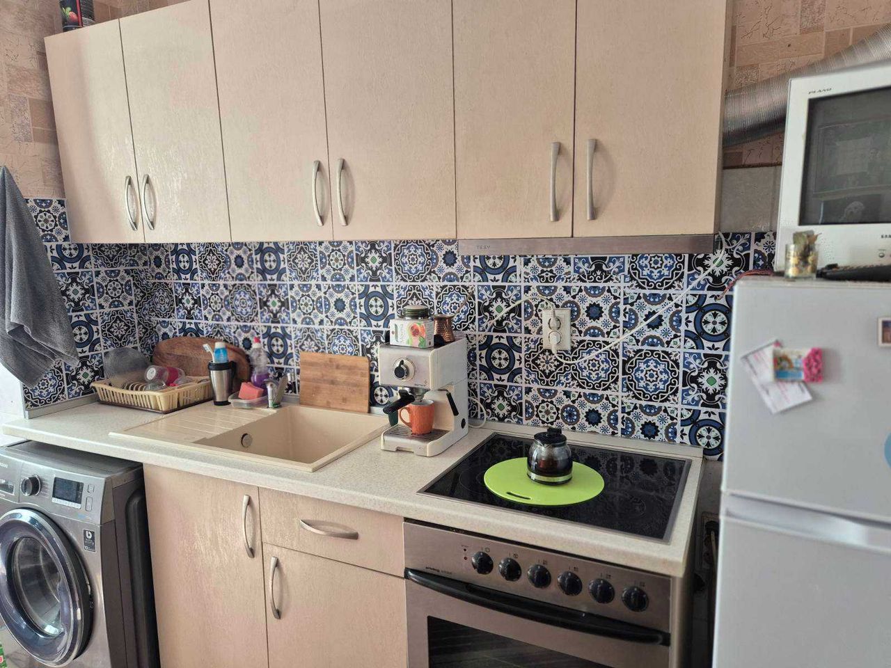 Продава се Двустаен апартамент в Казанлък - 65 кв.м за 1256 €/кв.м - Снимка #2