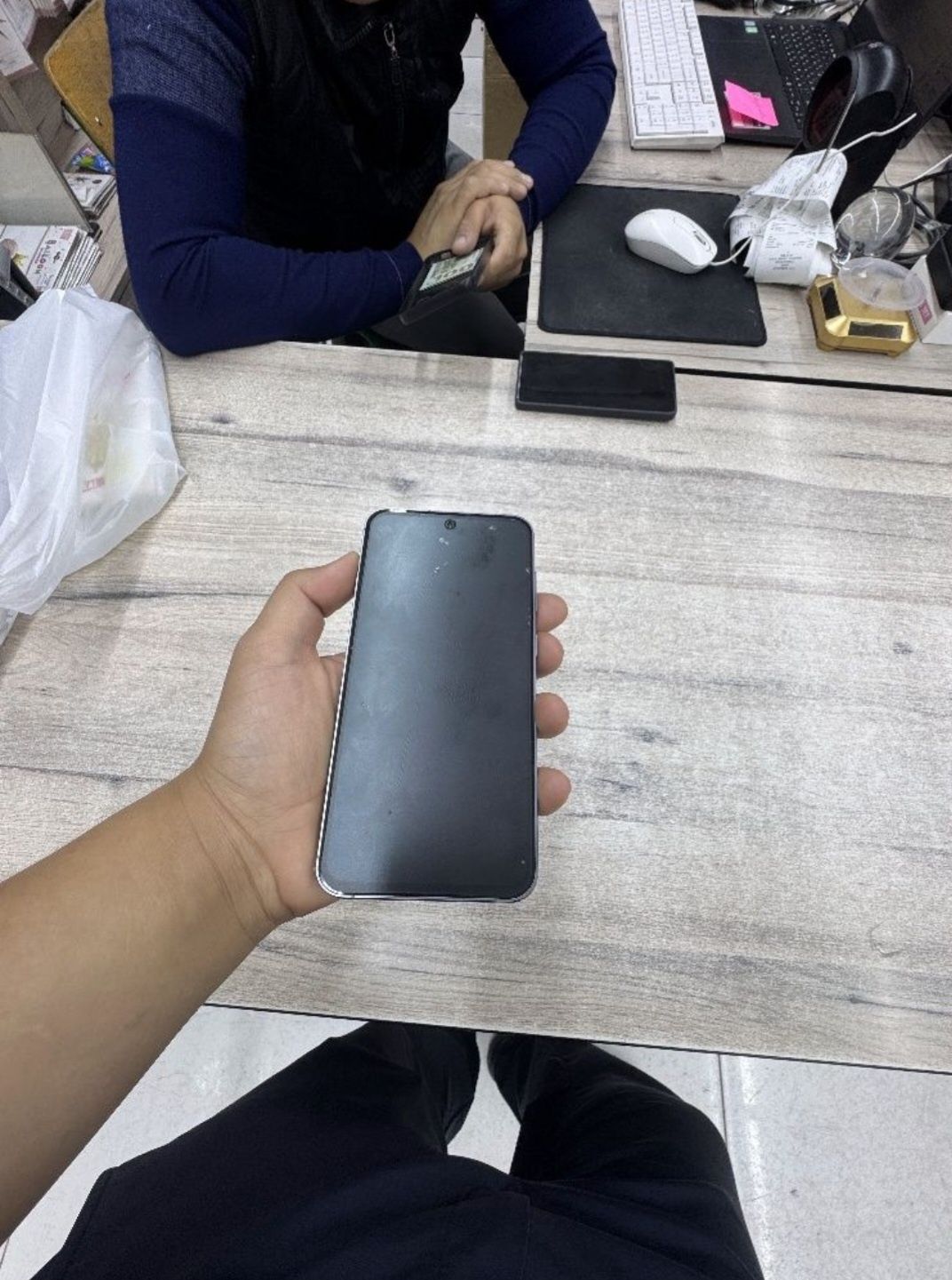Samsung S23 fe oben s24ni oʻziga dap beriladi